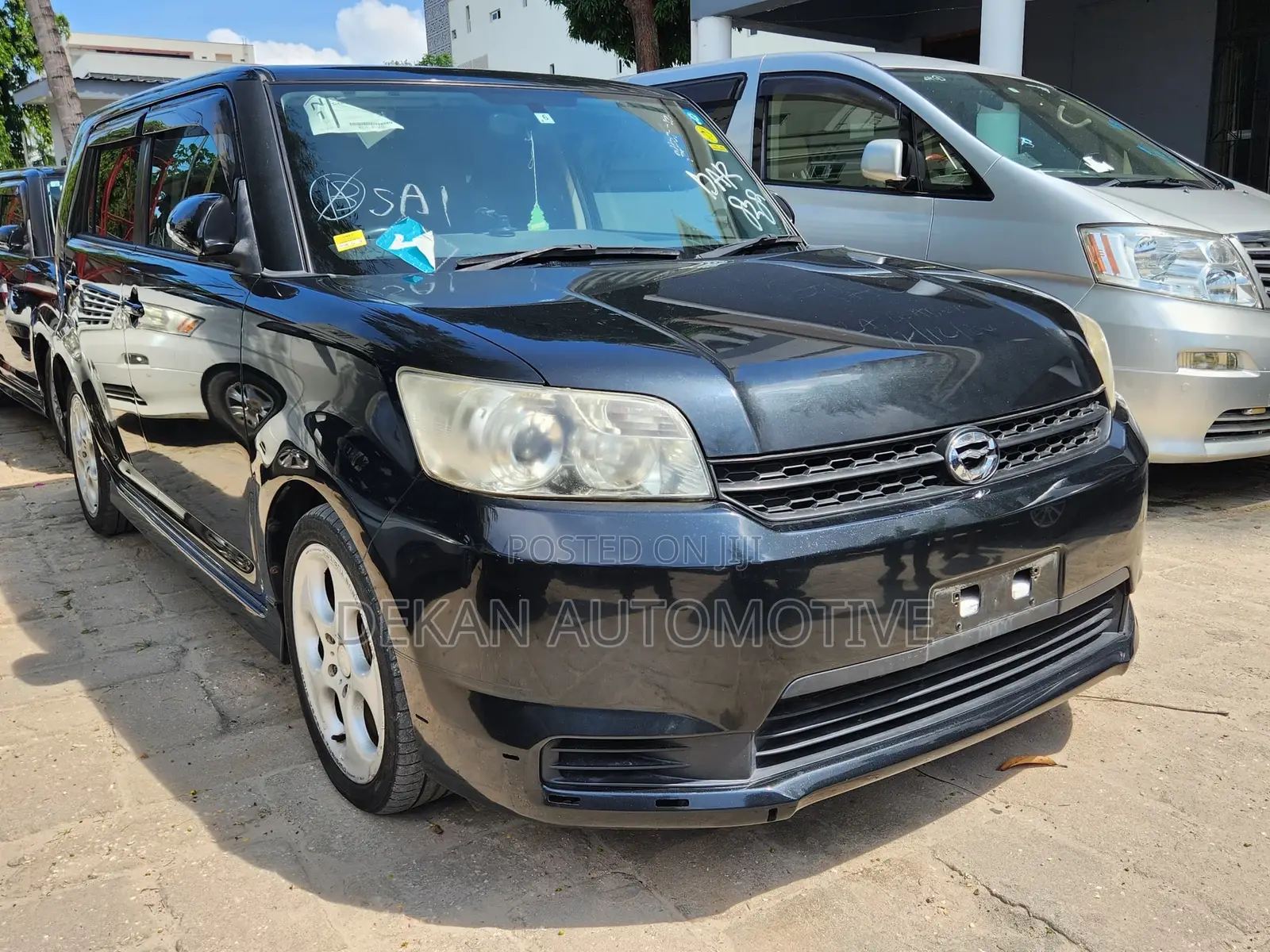 Toyota Corolla Rumion Hatchback 1.5 FWD 2011 Black