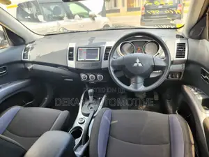 Mitsubishi Outlander SE 2010 Black