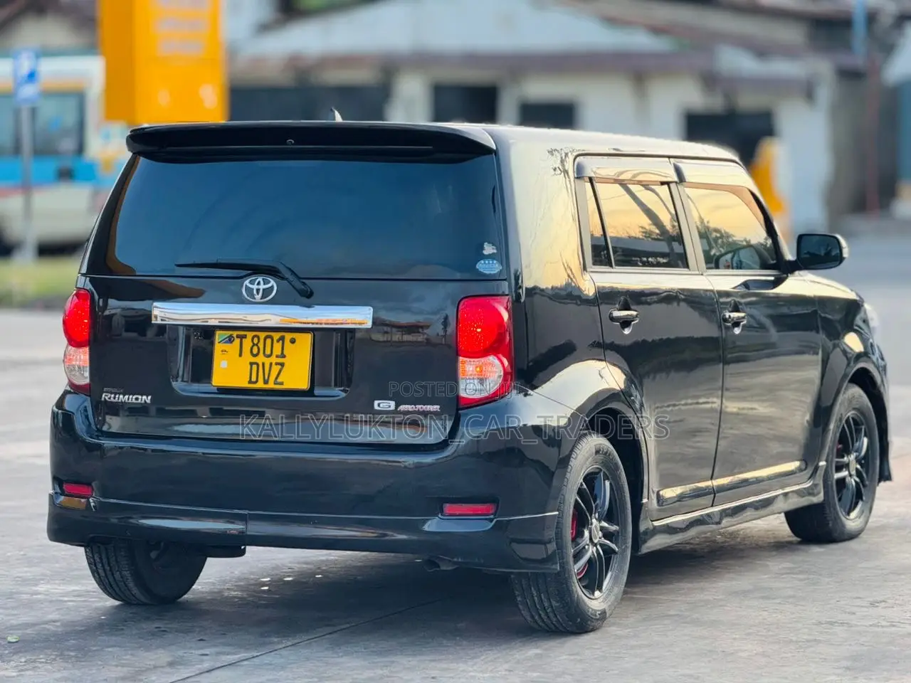 Toyota Corolla Rumion 2010 Black