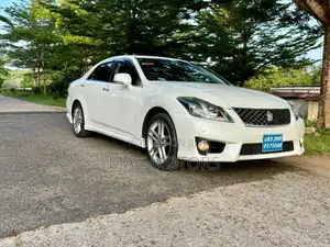 Toyota Crown 2012 White