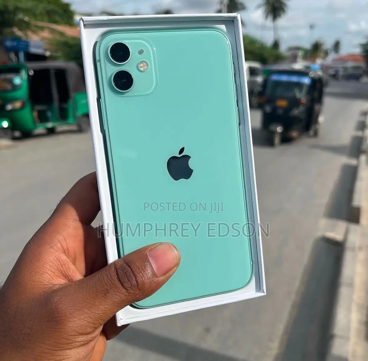 New Apple iPhone 11 128 GB Green