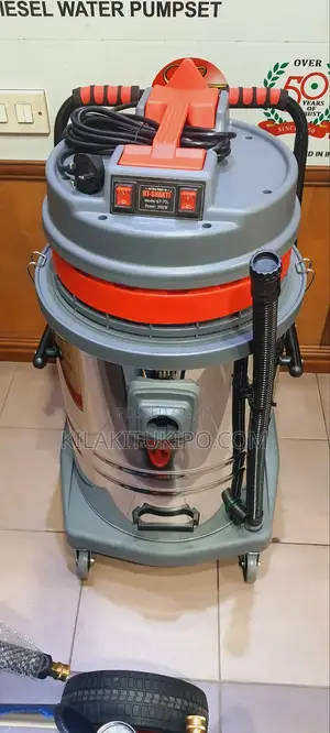 COMMERCIAL Vacuum Cleaner 70L