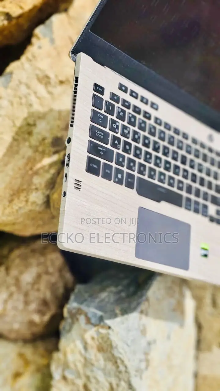 Laptop Asus ROG Zephyrus G14 16GB AMD Ryzen 7 SSD 512GB
