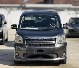 Toyota Noah 2.0 158hp FWD (8 Seater) 2007 Gray