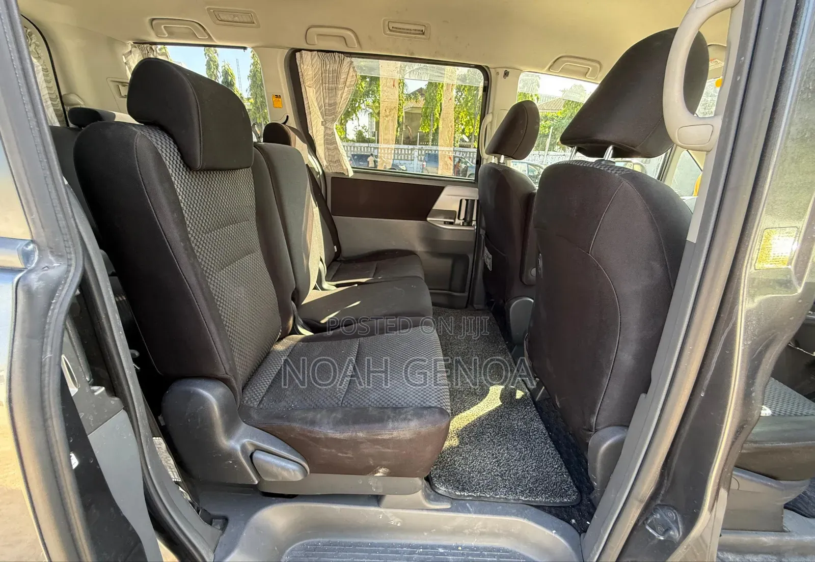 Toyota Noah 2009 Gray