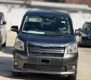 Toyota Noah 2009 Gray