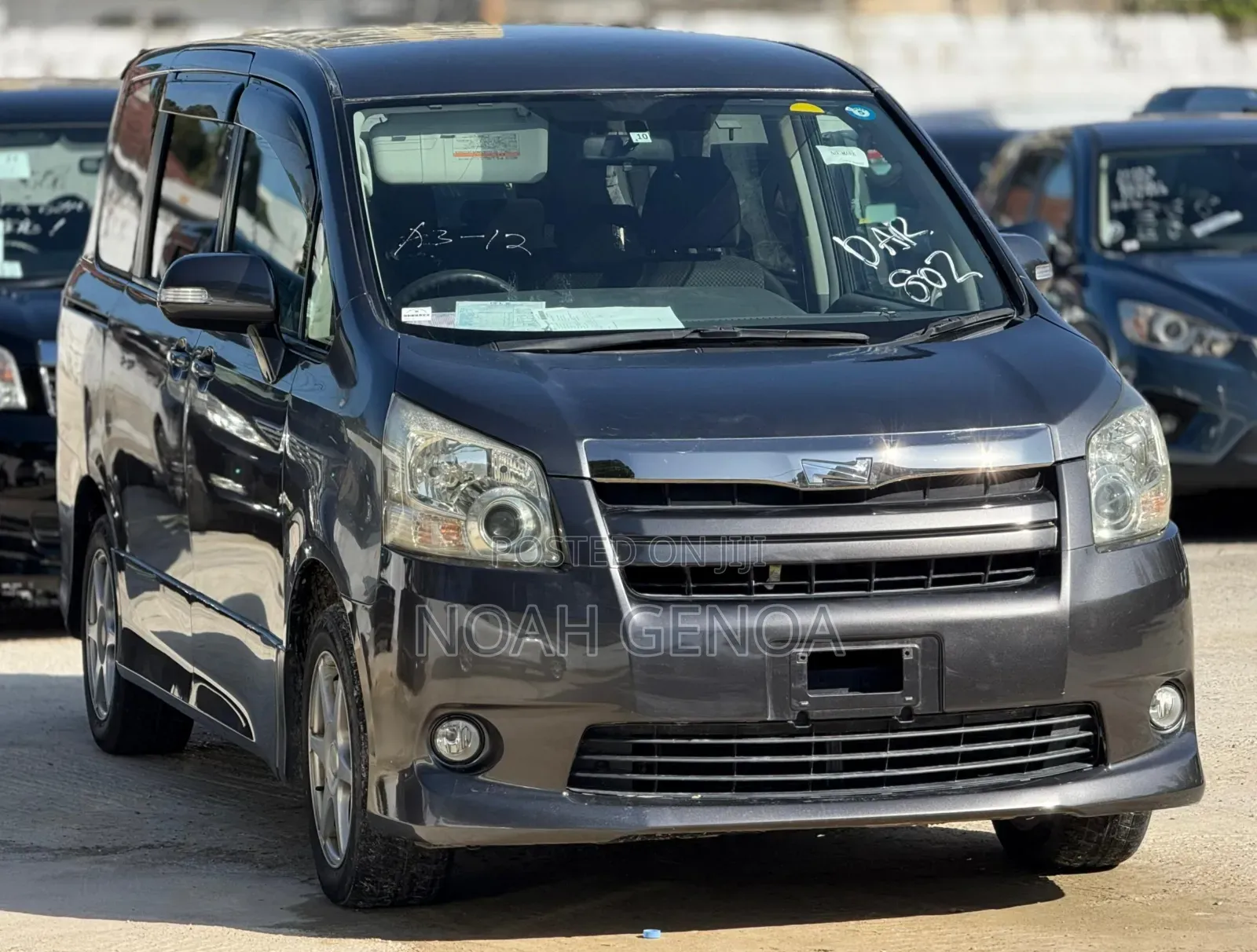 Toyota Noah 2009 Gray