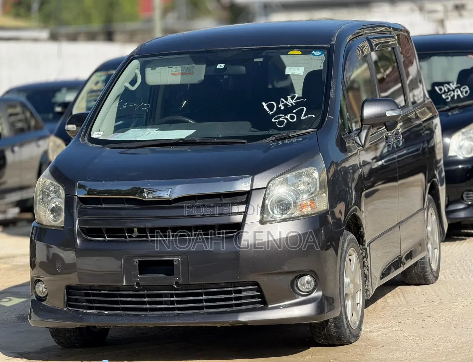 Toyota Noah 2009 Gray