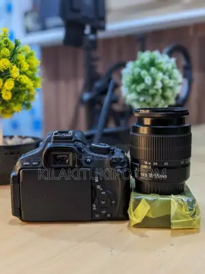 CANON EOS 600D With Lens 18-55mm