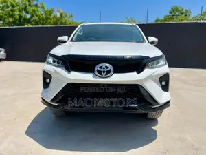Toyota Fortuner 2022 White