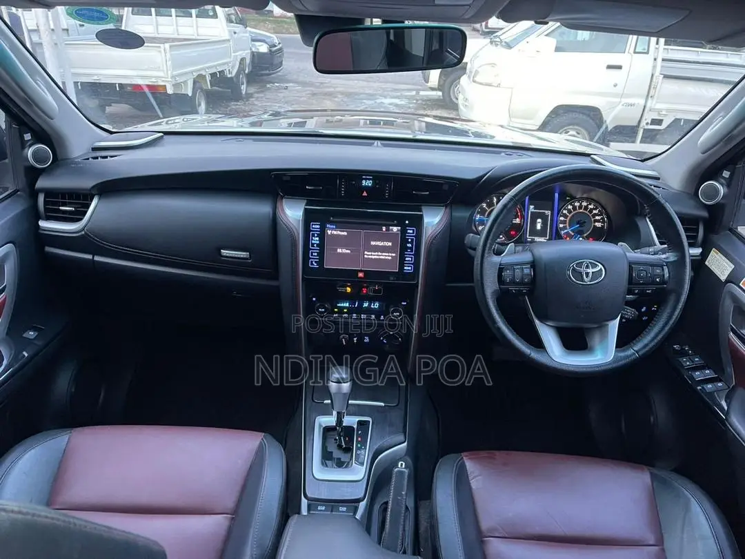 Toyota Fortuner 2.8 D AWD 2023 Gray