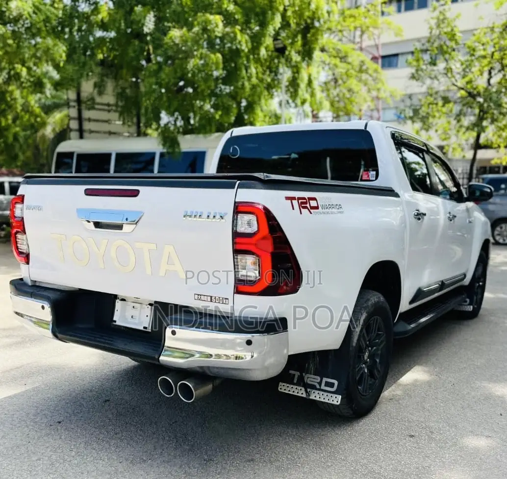 Toyota Hilux 2020 White