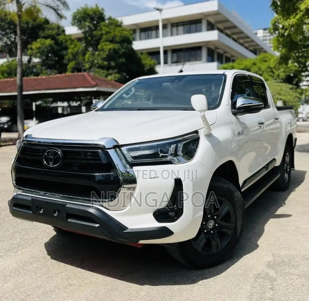 Toyota Hilux 2020 White