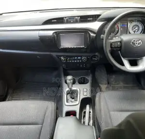 Toyota Hilux 2020 White