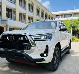 Toyota Hilux 2020 White