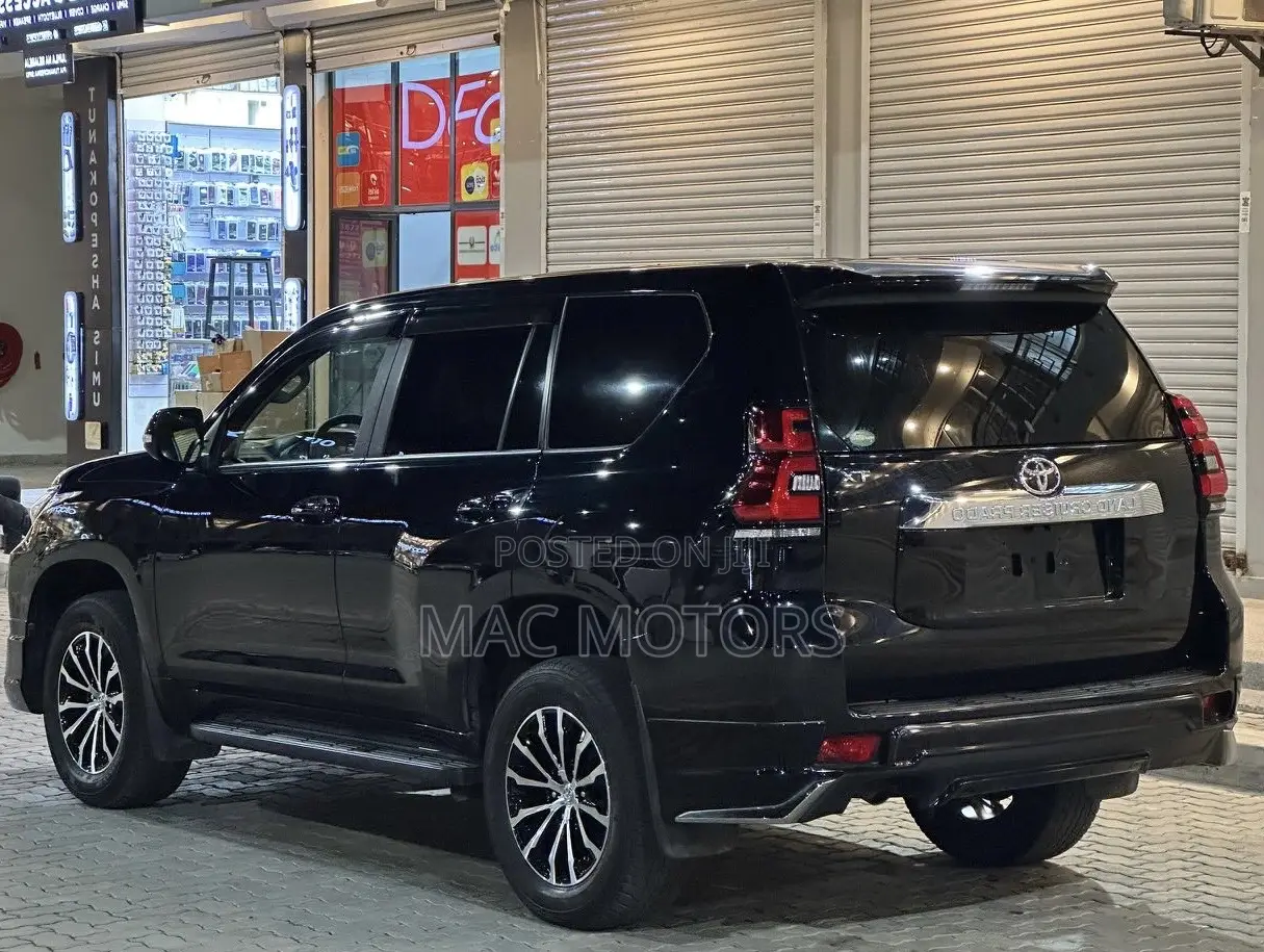 Toyota Land Cruiser Prado 2018 Black