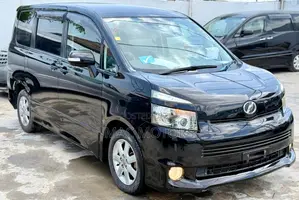 Toyota Voxy 2010 Black