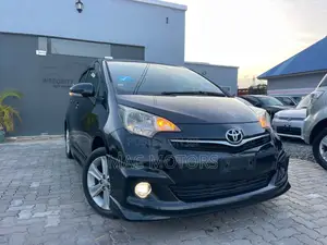 Toyota Ractis 1.5 AWD 2011 Black