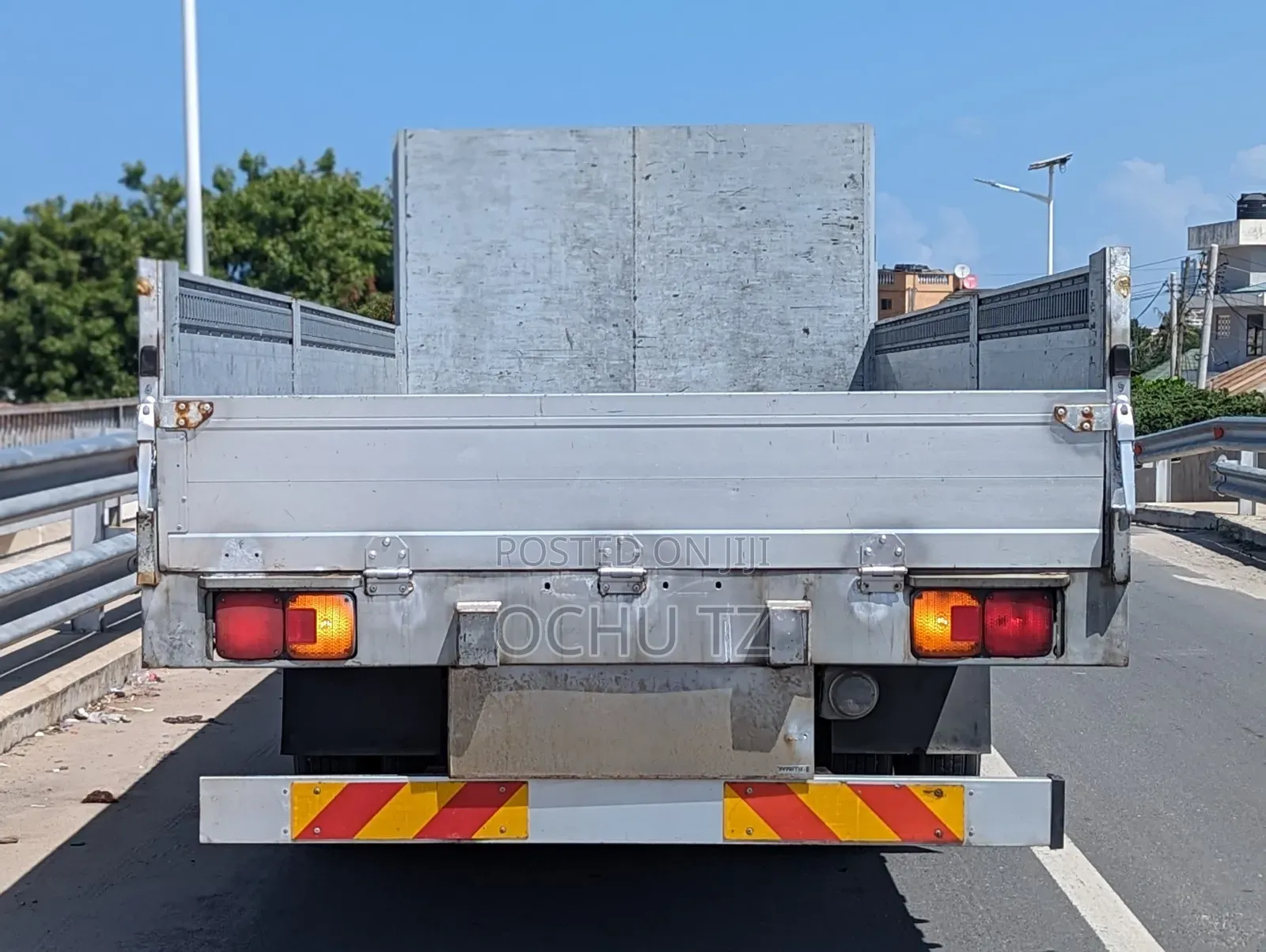 Mitsubishi Fuso 1998 White