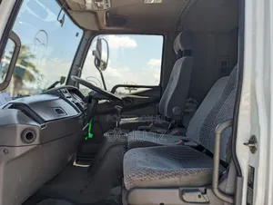 Mitsubishi Fuso 1998 White