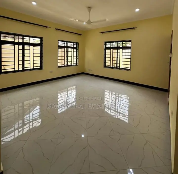 3bdrm House in Bahari Beach, Kunduchi for rent
