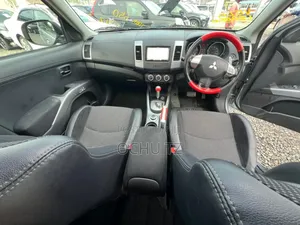 Mitsubishi Outlander 2010 Silver