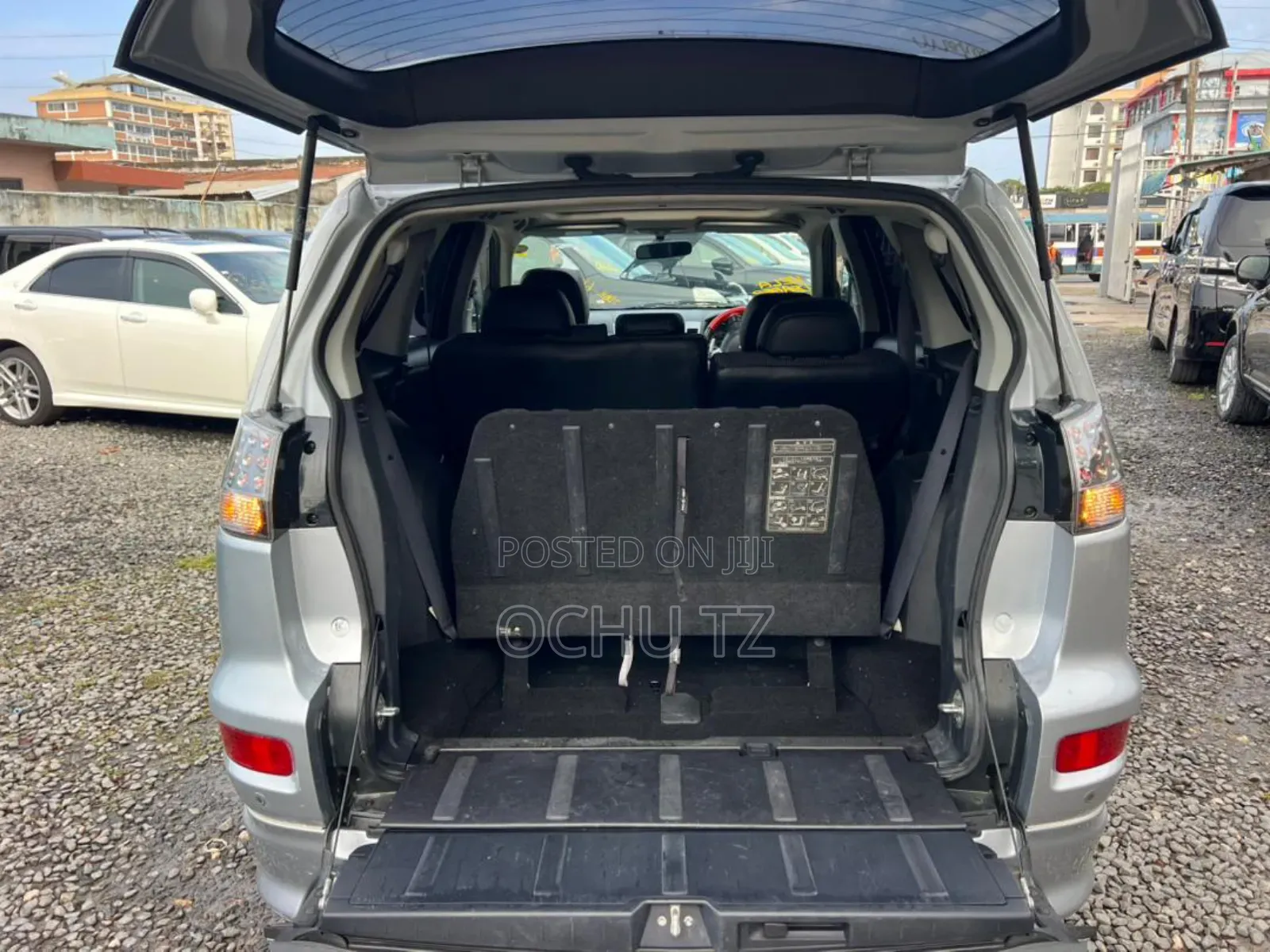 Mitsubishi Outlander 2010 Silver