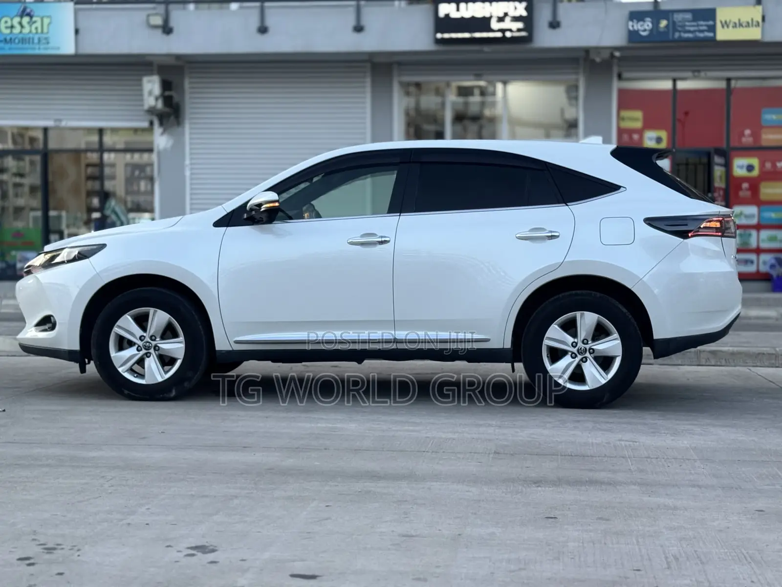 Toyota Harrier 2.0 2014 White