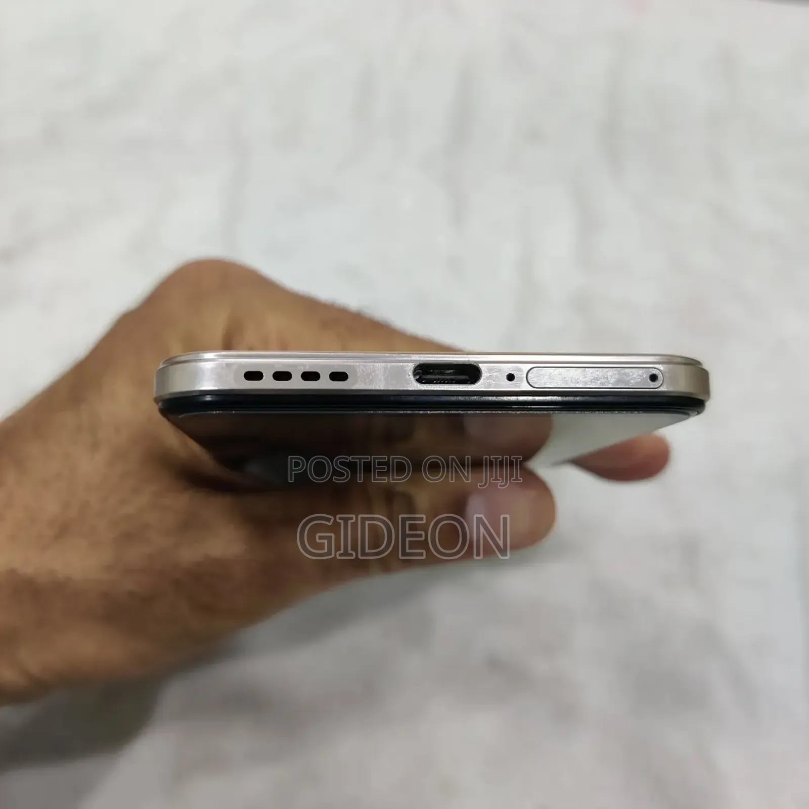 New Vivo V23 256 GB Gold