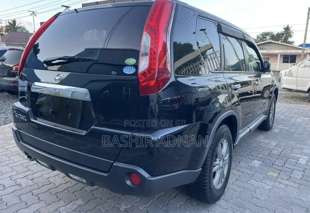Nissan X-Trail 2012 Matt Black