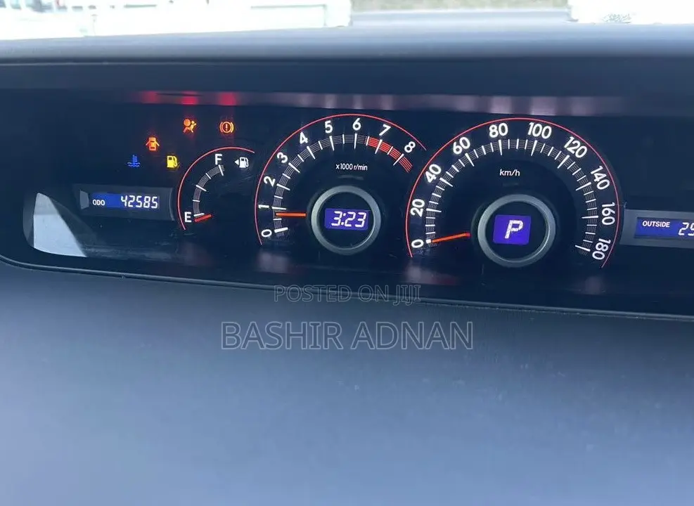 Toyota Noah 2.0 143hp FWD (7 Seater) 2009 White