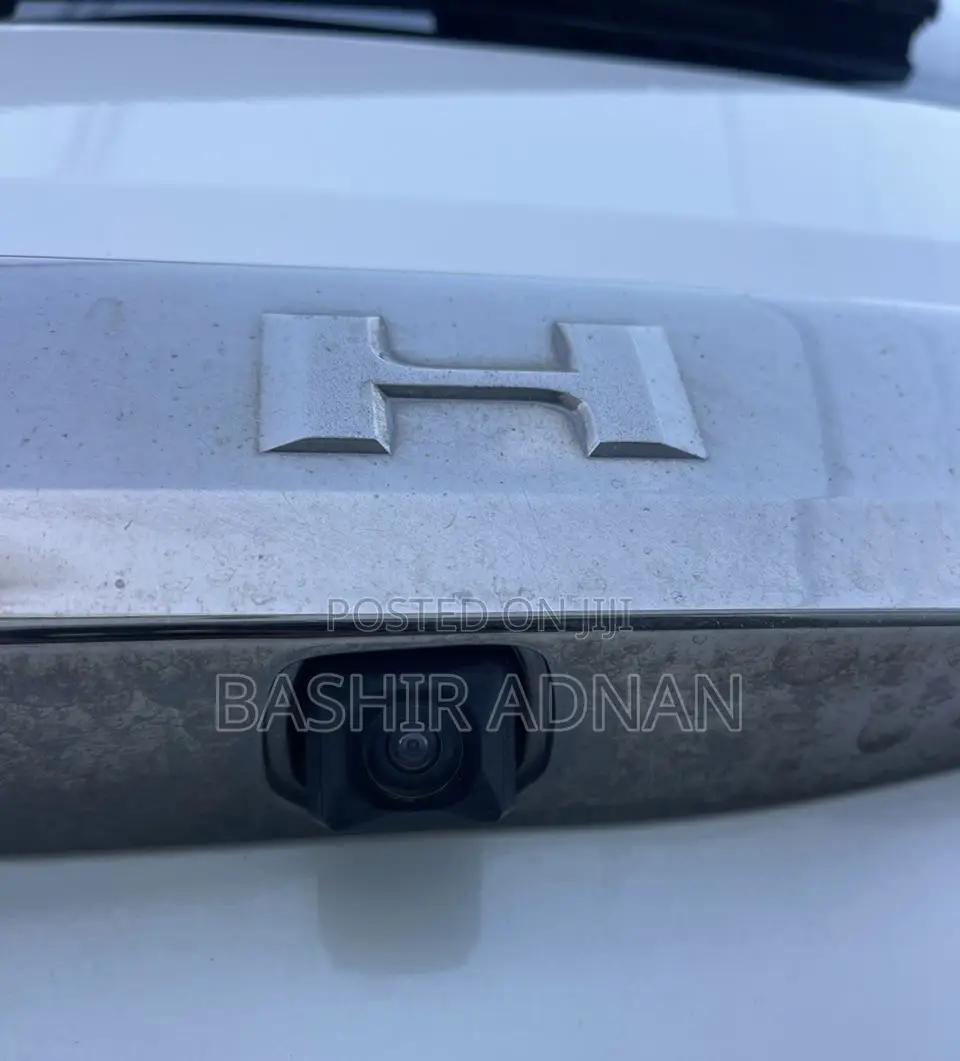Toyota Noah 2.0 143hp FWD (7 Seater) 2009 White