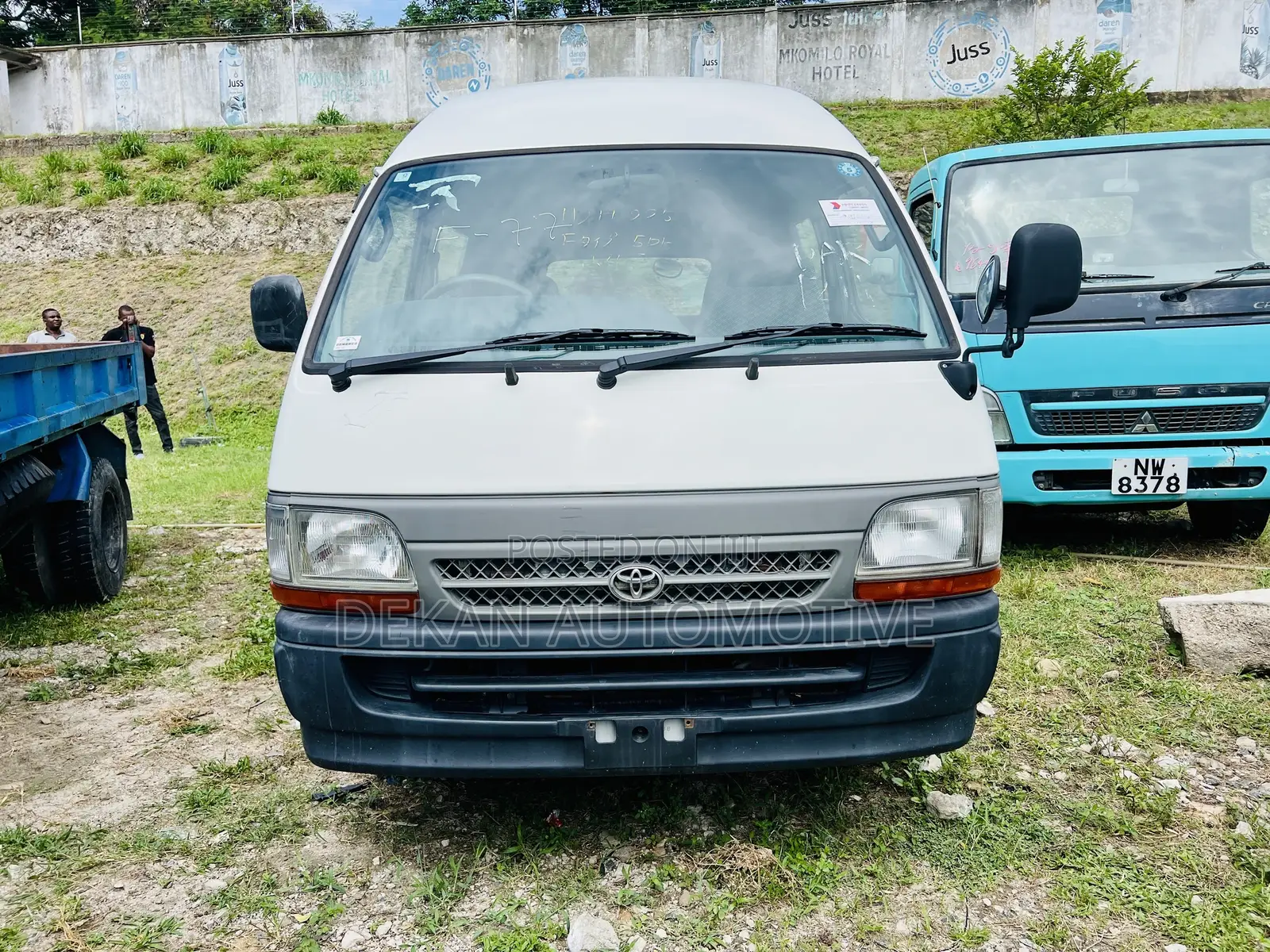 Toyota HiAce 2002 White