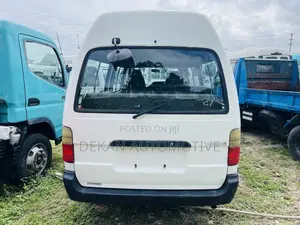 Toyota HiAce 2002 White