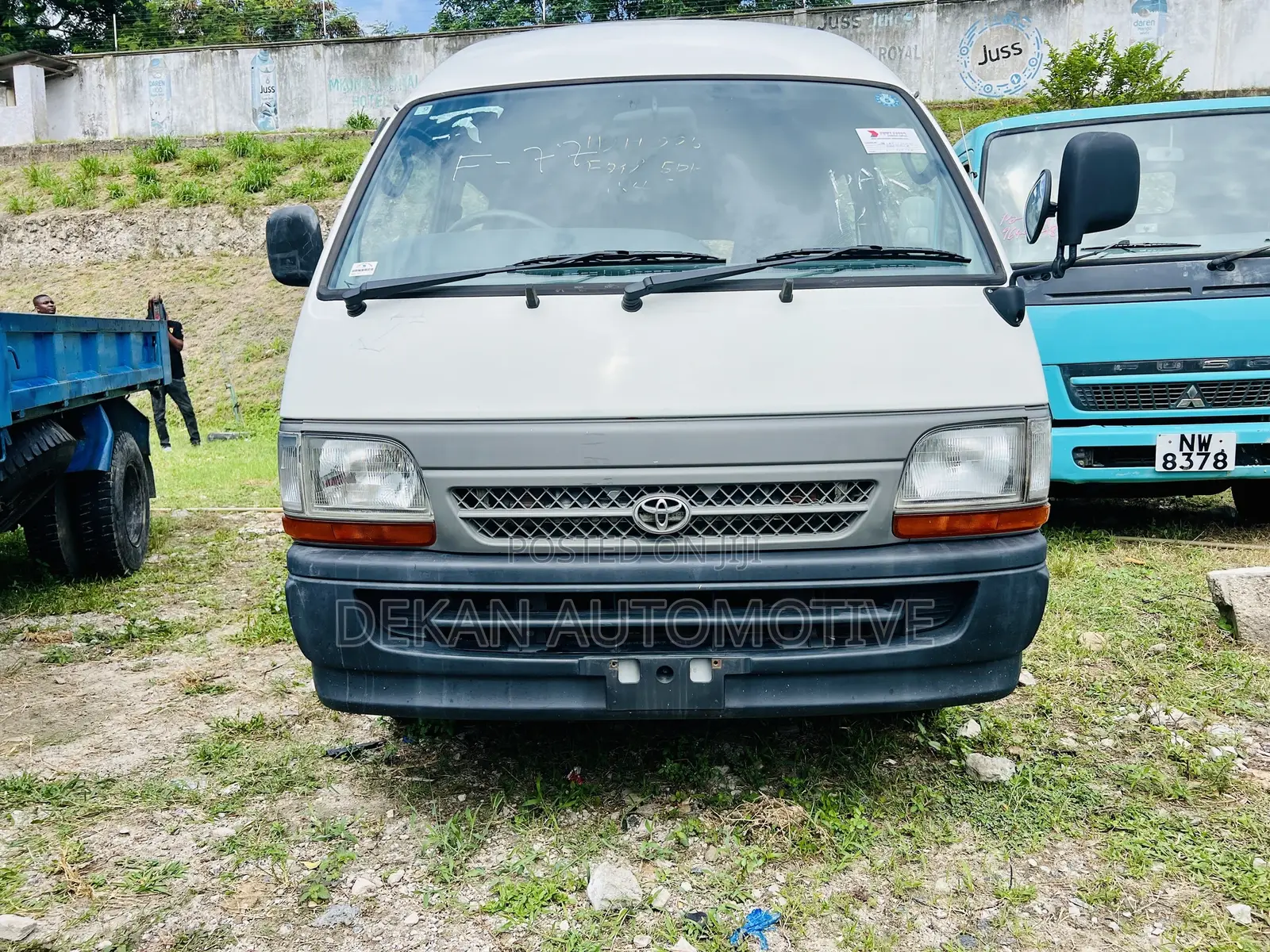Toyota HiAce 2002 White