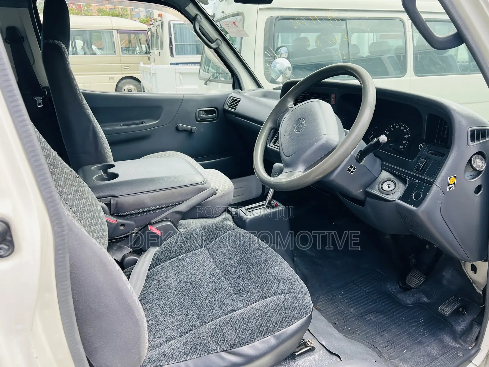 Toyota HiAce 2002 White