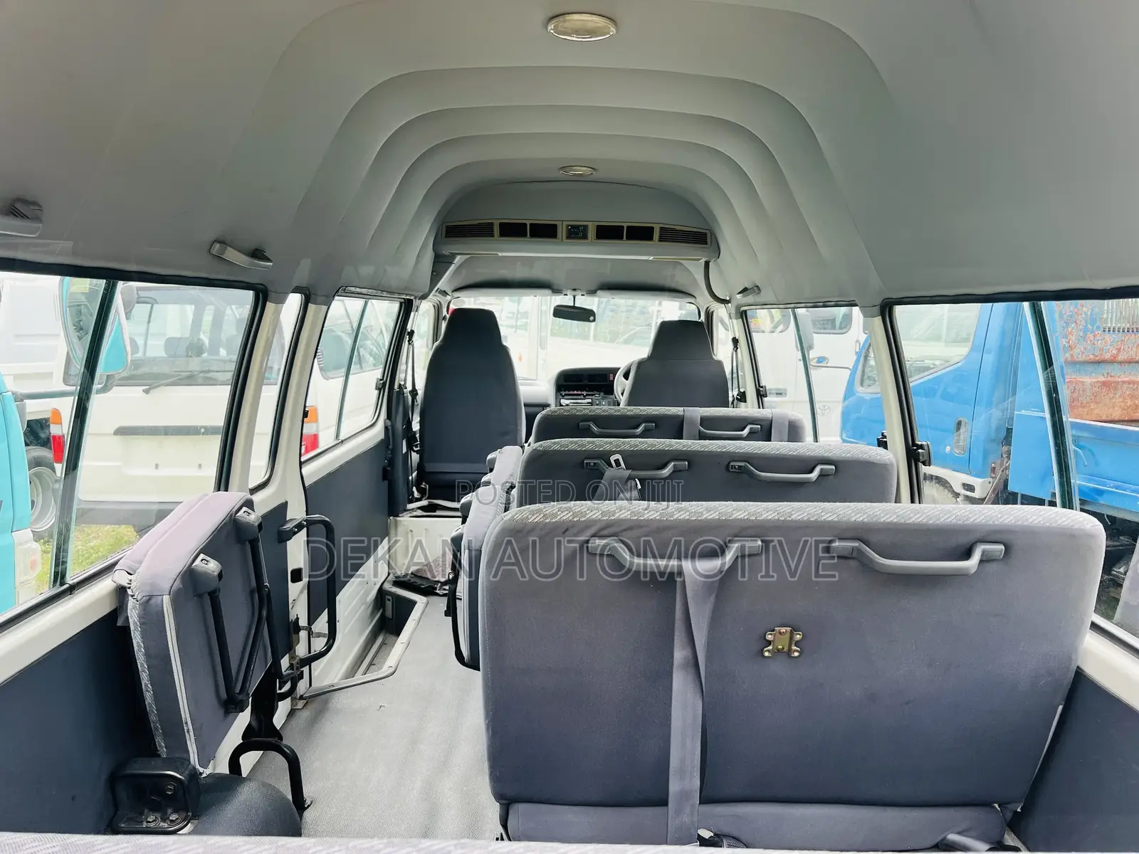 Toyota HiAce 2002 White