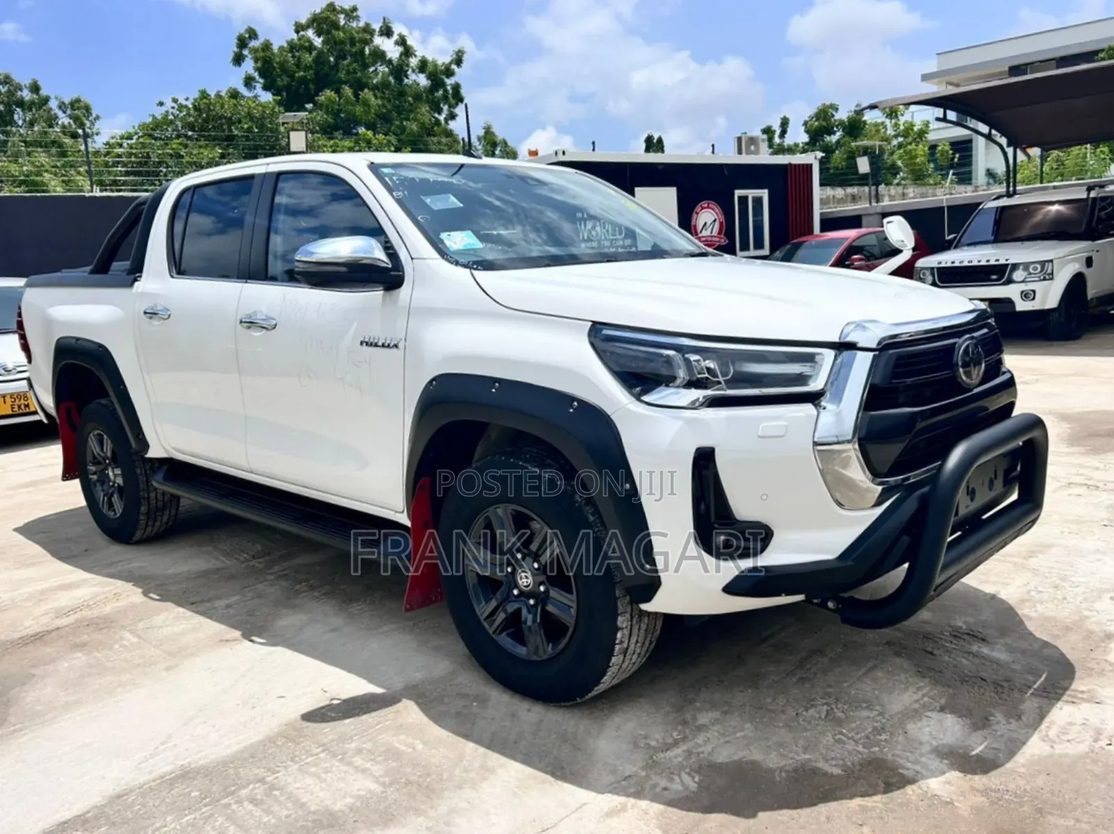 Toyota Hilux 2021 White