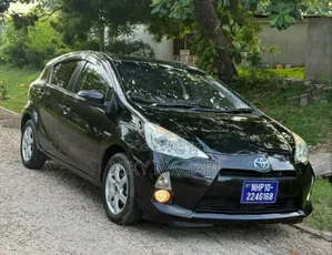 Toyota Aqua 2014 Black