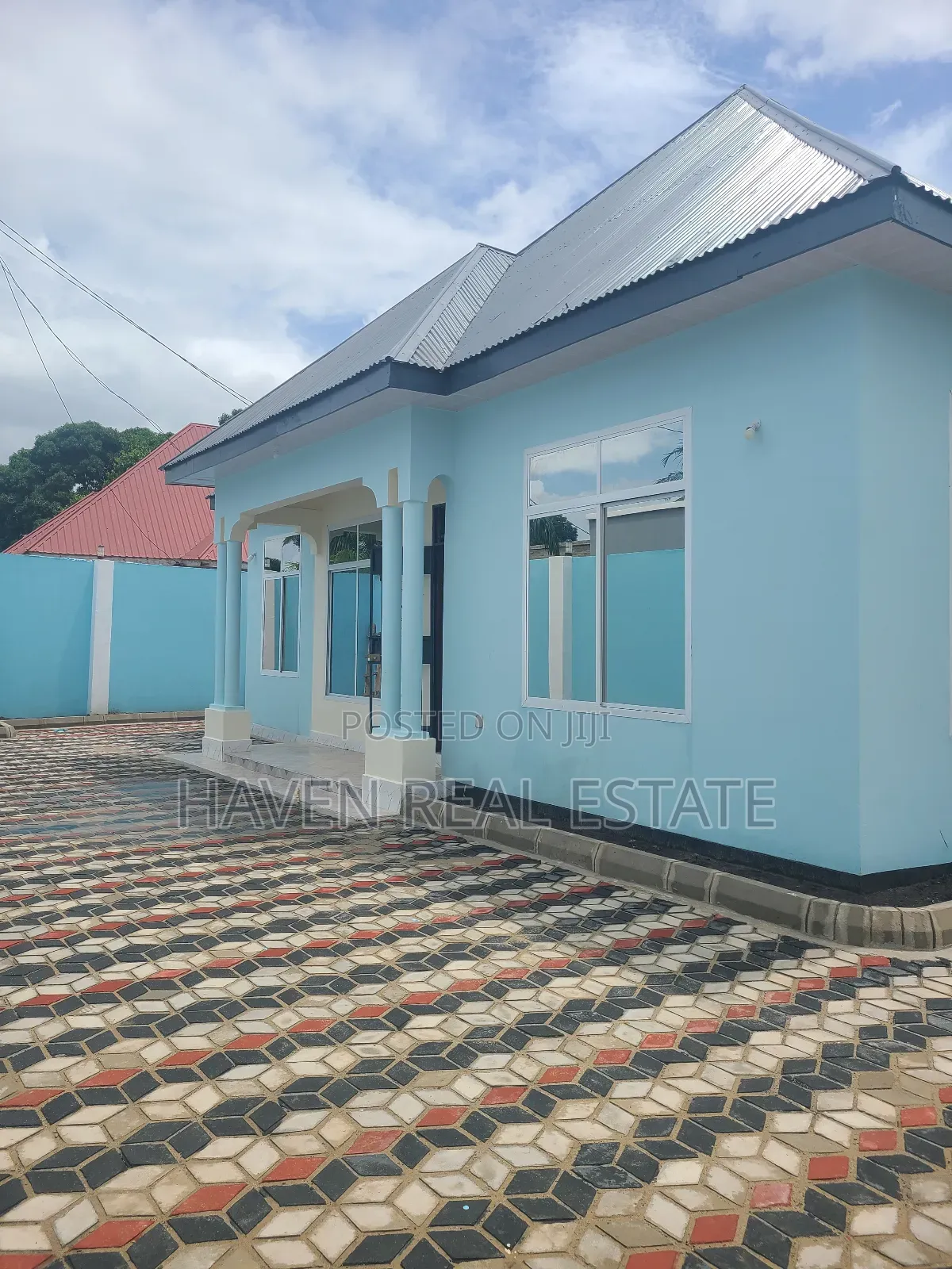 5bdrm House in Kigamboni for sale
