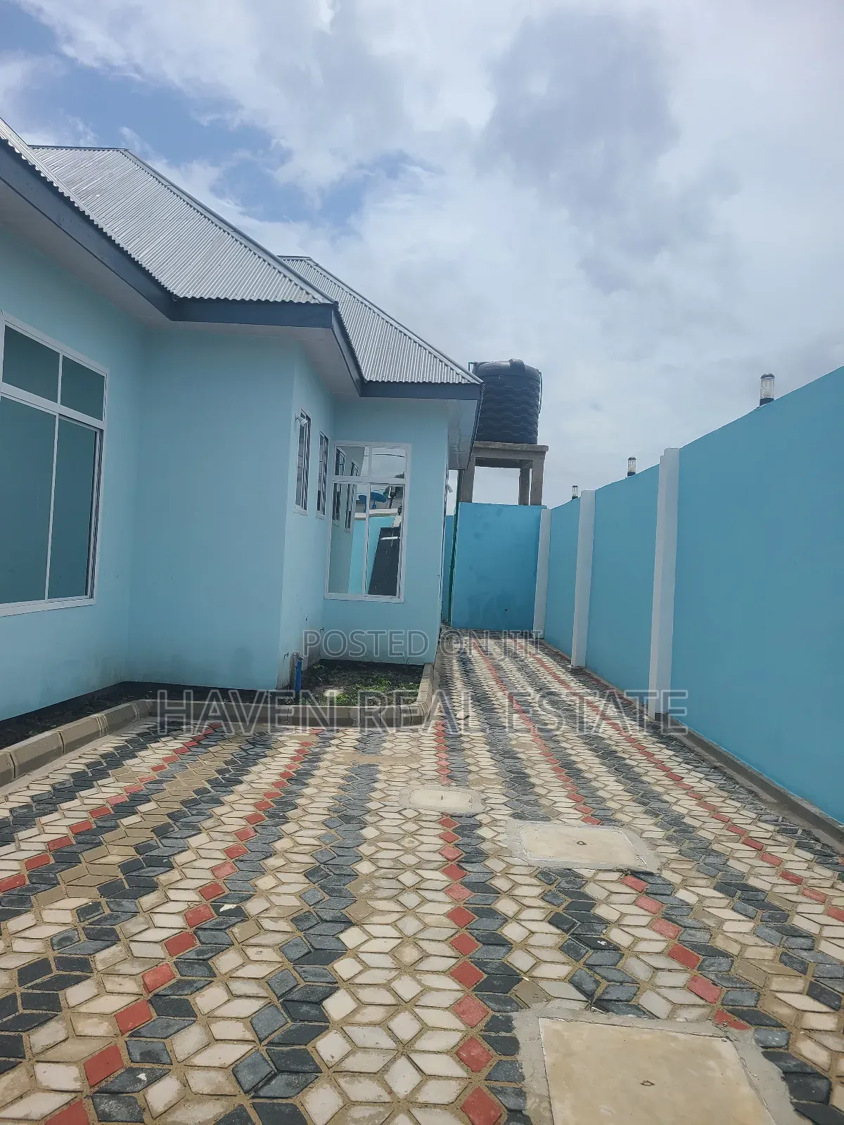 5bdrm House in Kigamboni for sale