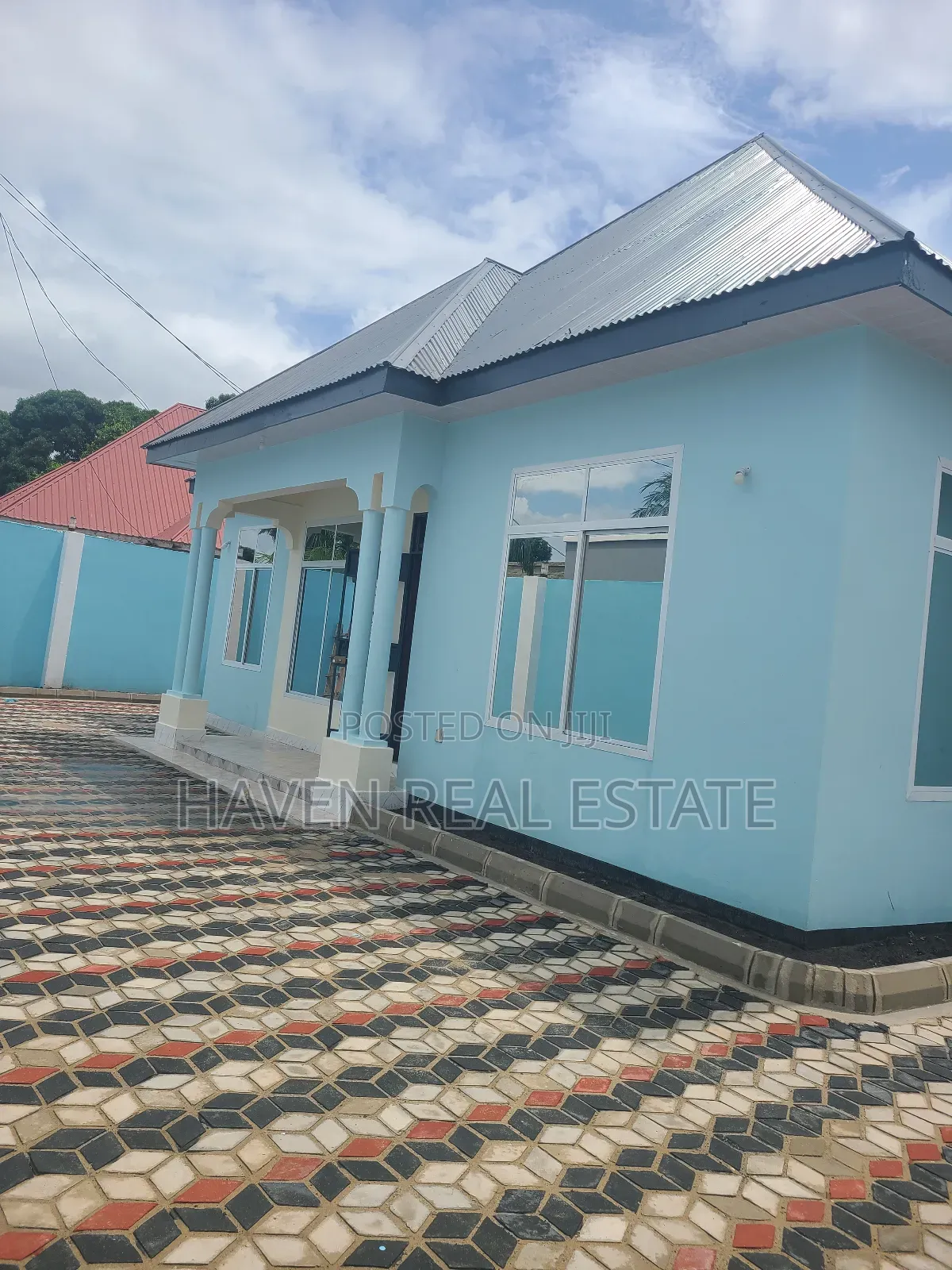 5bdrm House in Kigamboni for sale