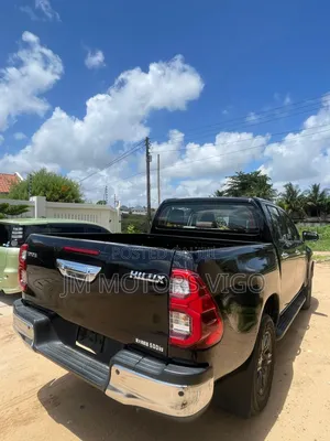 Toyota Hilux 2.4 Diesel 2020 Black