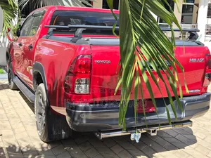 Toyota Hilux 2018 Red