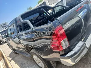 Toyota Hilux 2018 Black
