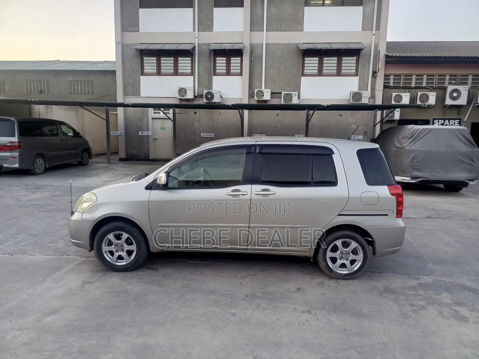 Toyota Raum 2003 Beige