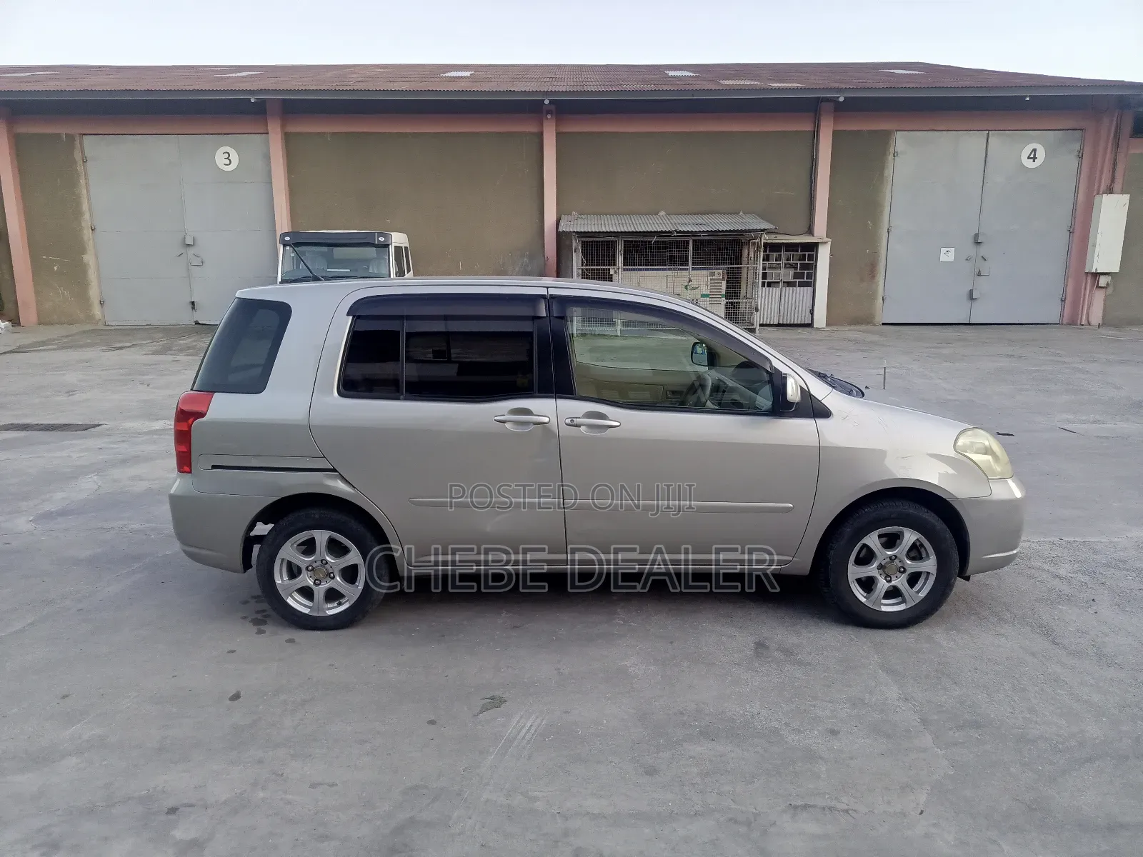 Toyota Raum 2003 Beige