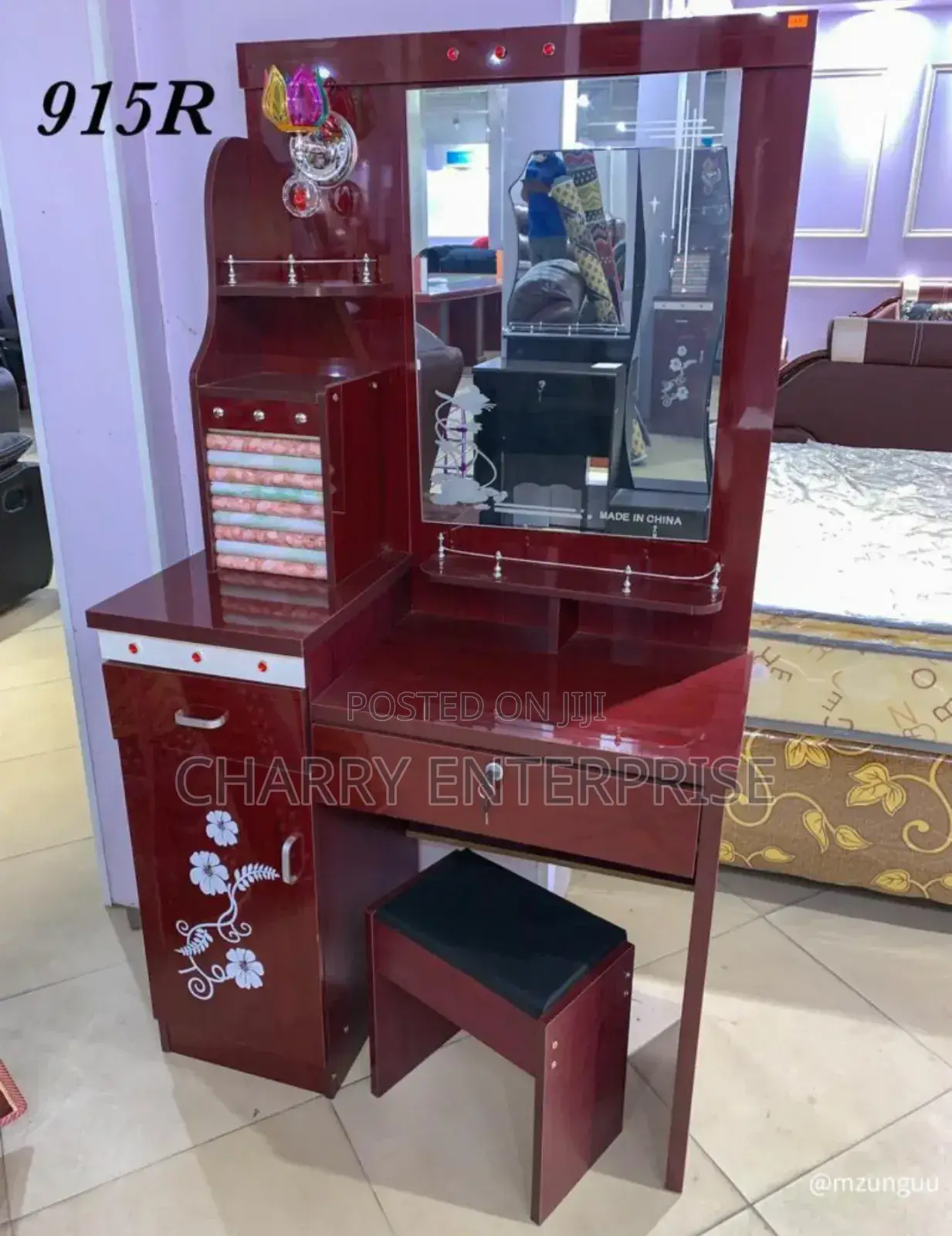 Dressing Table Ya Kisasa Yenye Kuvutia