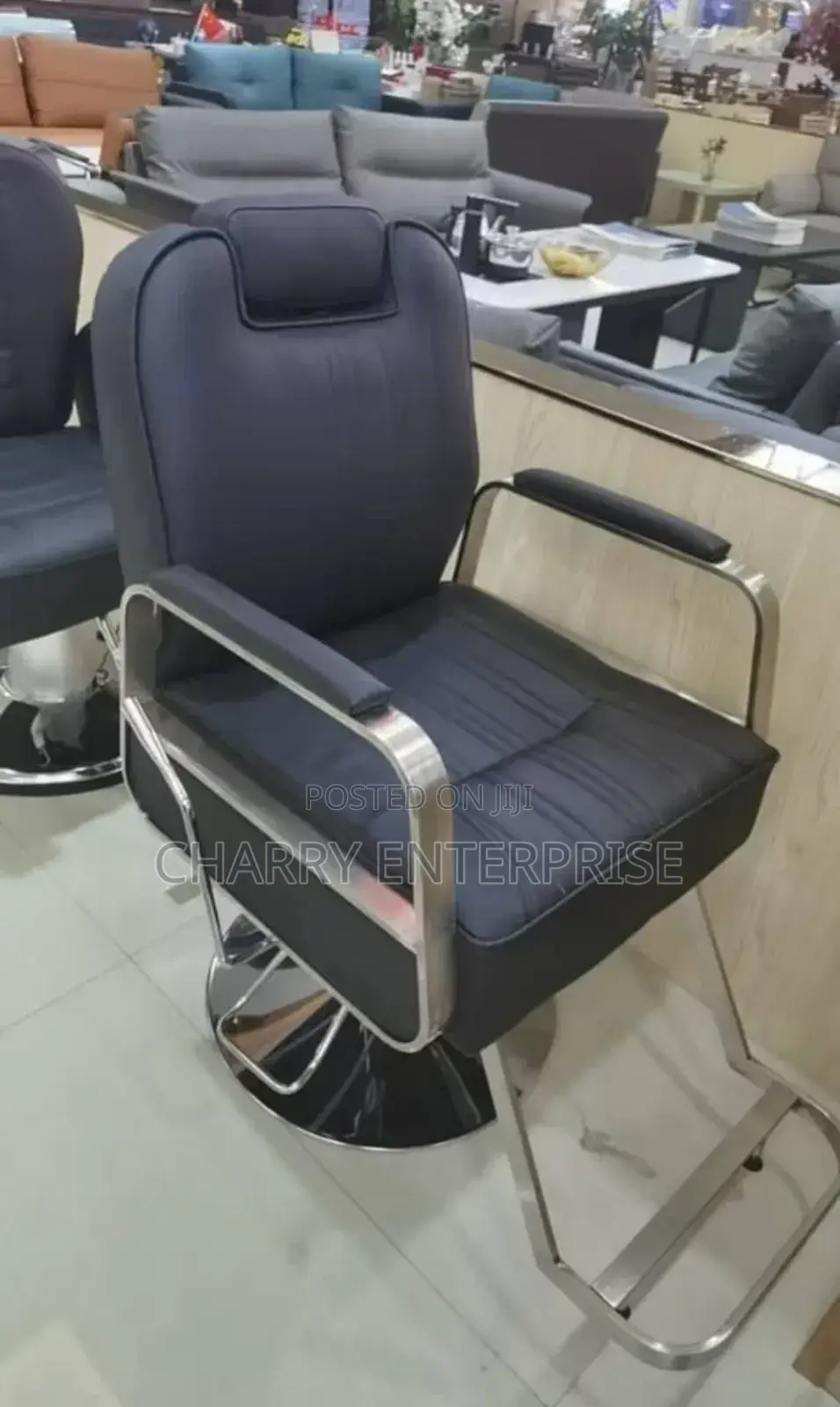 Modern Black Top Classic Hairdressing Barber Chair