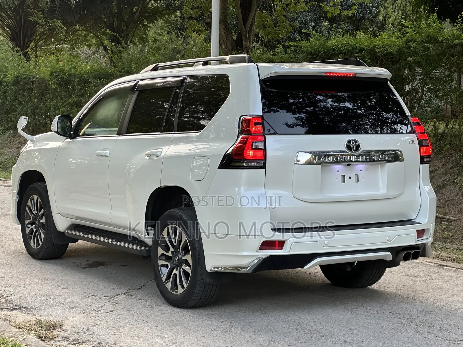 Toyota Land Cruiser Prado 2023 White